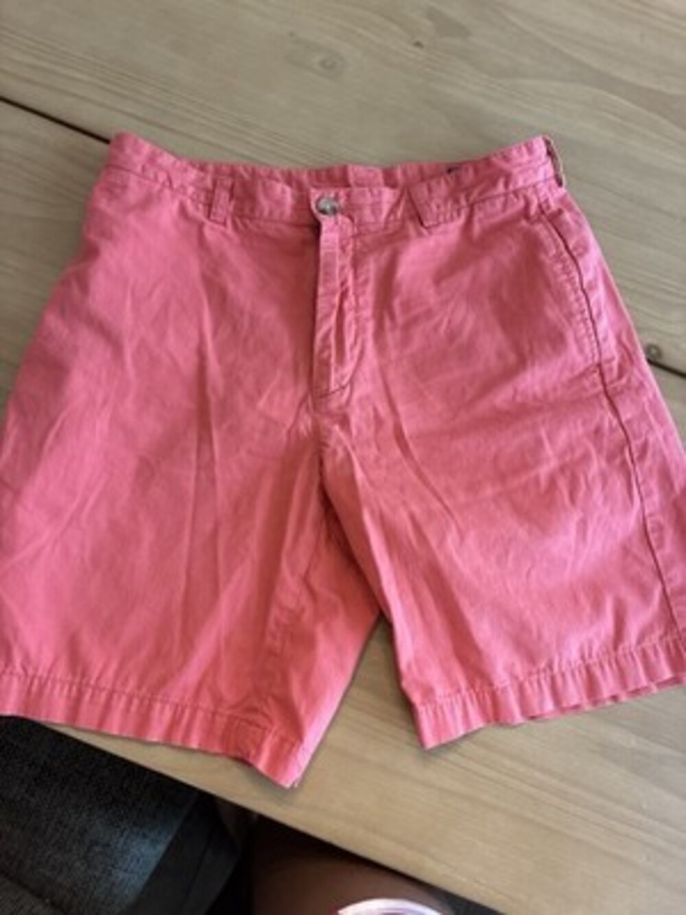 Vineyard Vines Men's Shorts Salmon Color Size 32